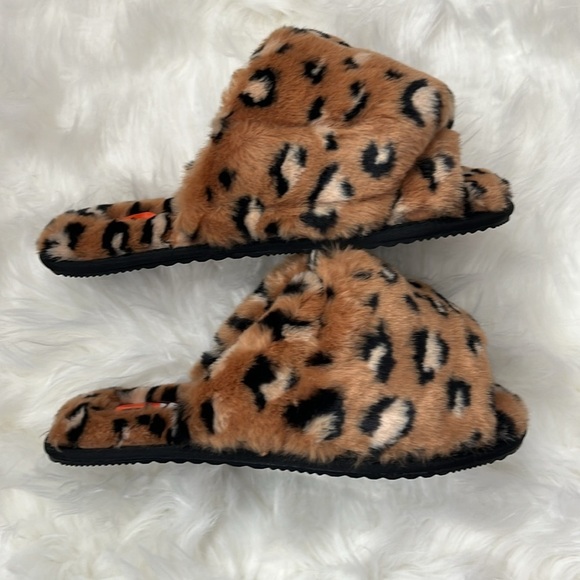 🆕 Sorel Go-Mail Run Slippers Faux Fur Leopard Print Size 7 - Picture 4 of 9